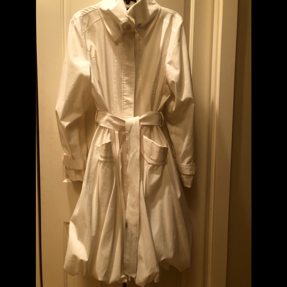 White trench coat with bubble hem